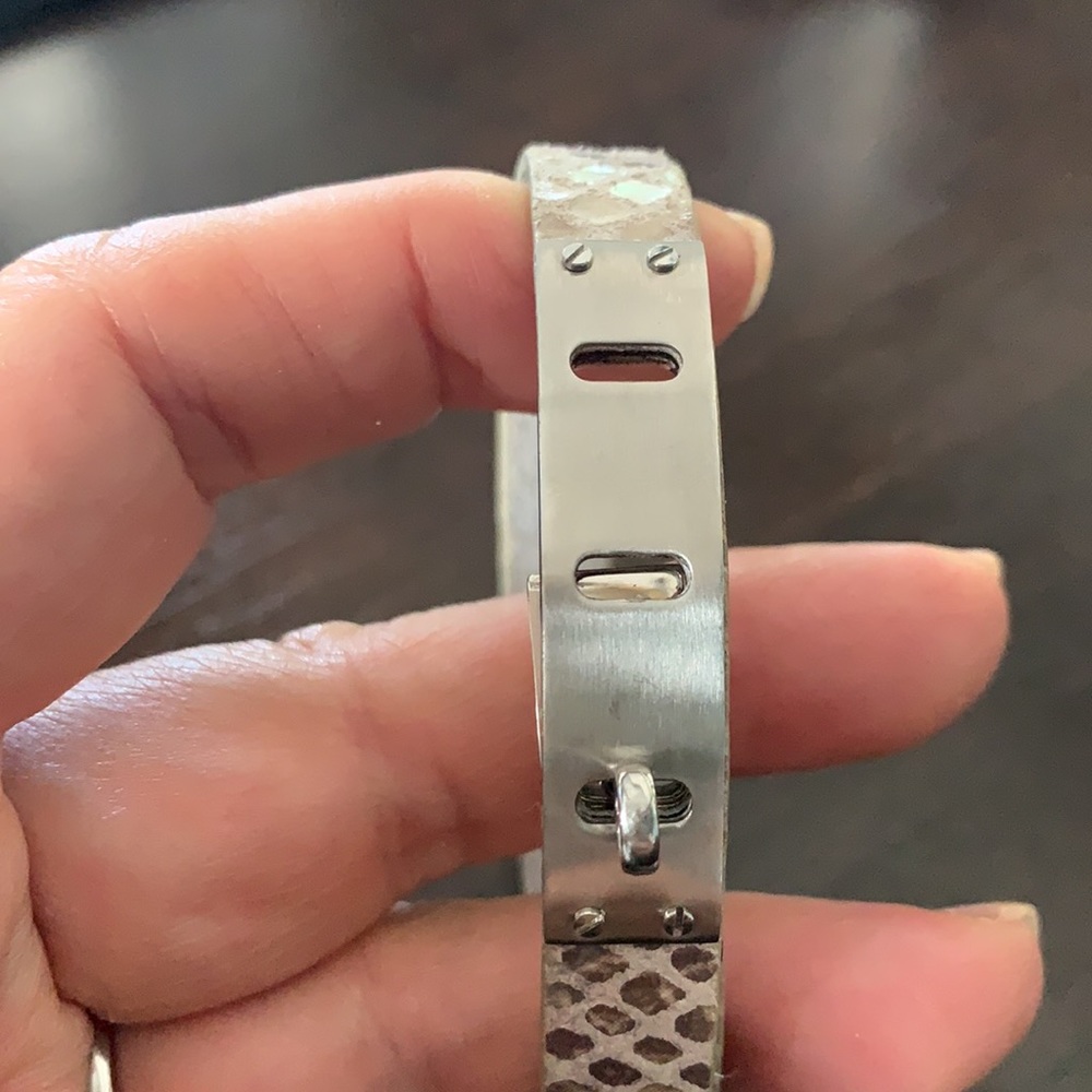 Fossil Snake Embossed Leather Turn-lock Bracelet - Picture 5 of 6